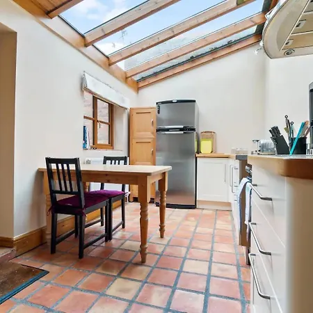 Nyaraló Pass The Keys 72 Lawrence Street Beautiful, Rustic 3-bed In York