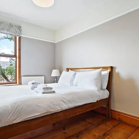 Pass The Keys 72 Lawrence Street Beautiful, Rustic 3-bed In *
